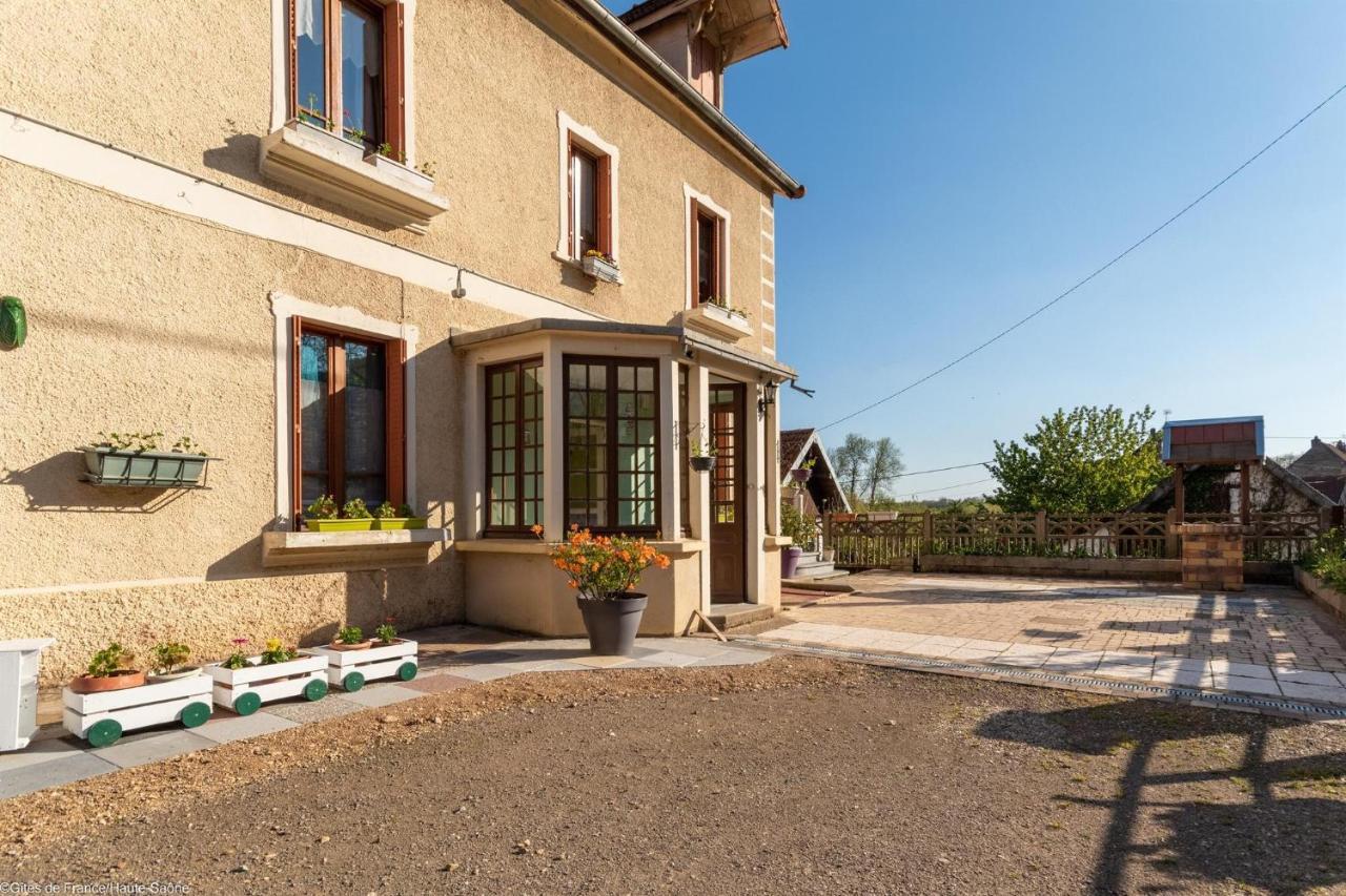 Vila Les Hirondelles Pesmes Exteriér fotografie