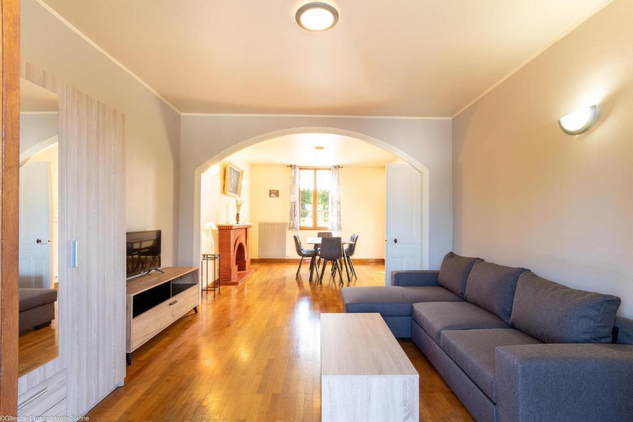 Vila Les Hirondelles Pesmes Exteriér fotografie