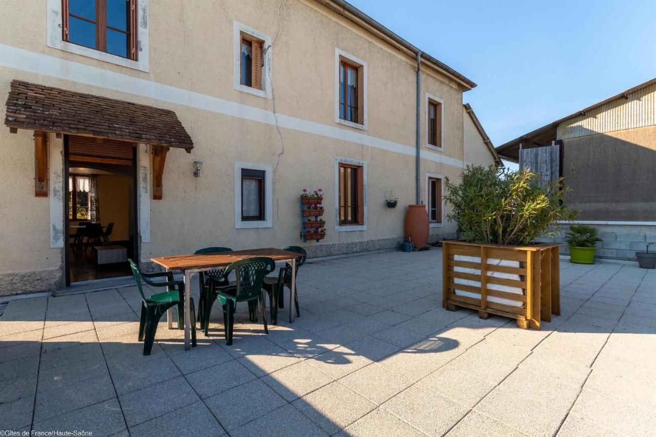 Vila Les Hirondelles Pesmes Exteriér fotografie